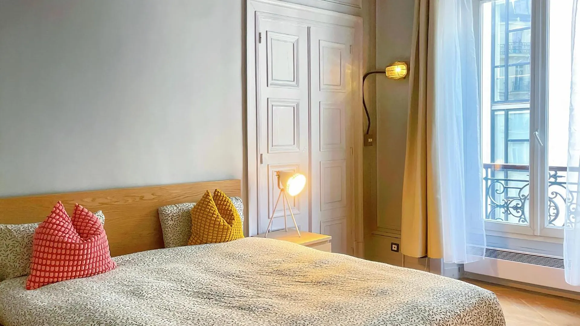 Exquisite Grand Haussmann Close To Lafayette Paris Frankreich