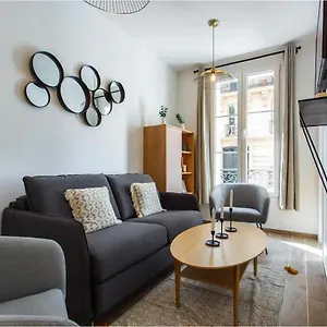 Appartement Cmg Place De Clichy - Metro Europe, Paris