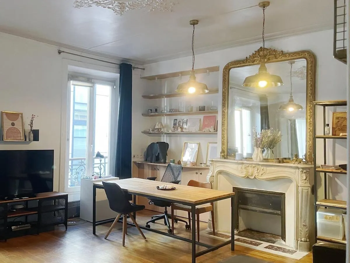 Exquisite Grand Haussmann Close To Lafayette Paris